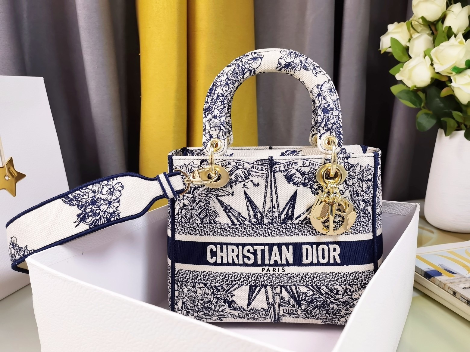 Dior Medium Lady D-Lite Bag In Blue Multicolor Rêve d'Infini Embroidery 741