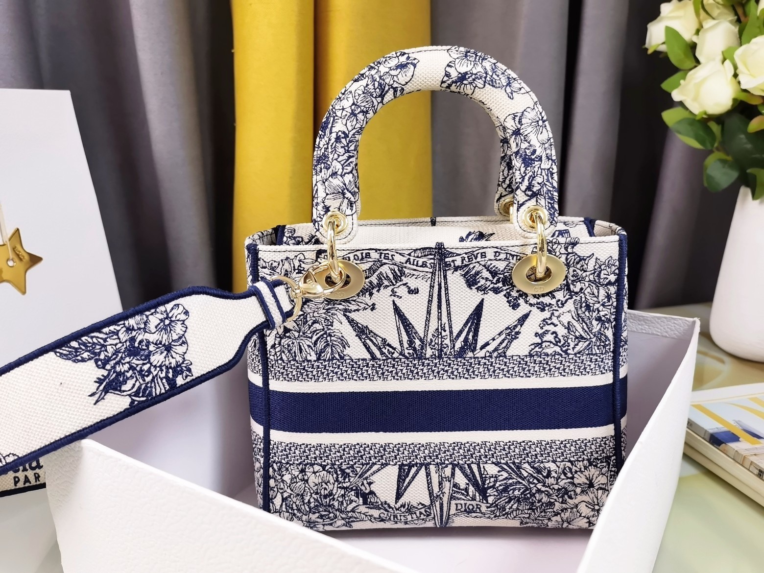 Dior Medium Lady D-Lite Bag In Blue Multicolor Rêve d'Infini Embroidery 741