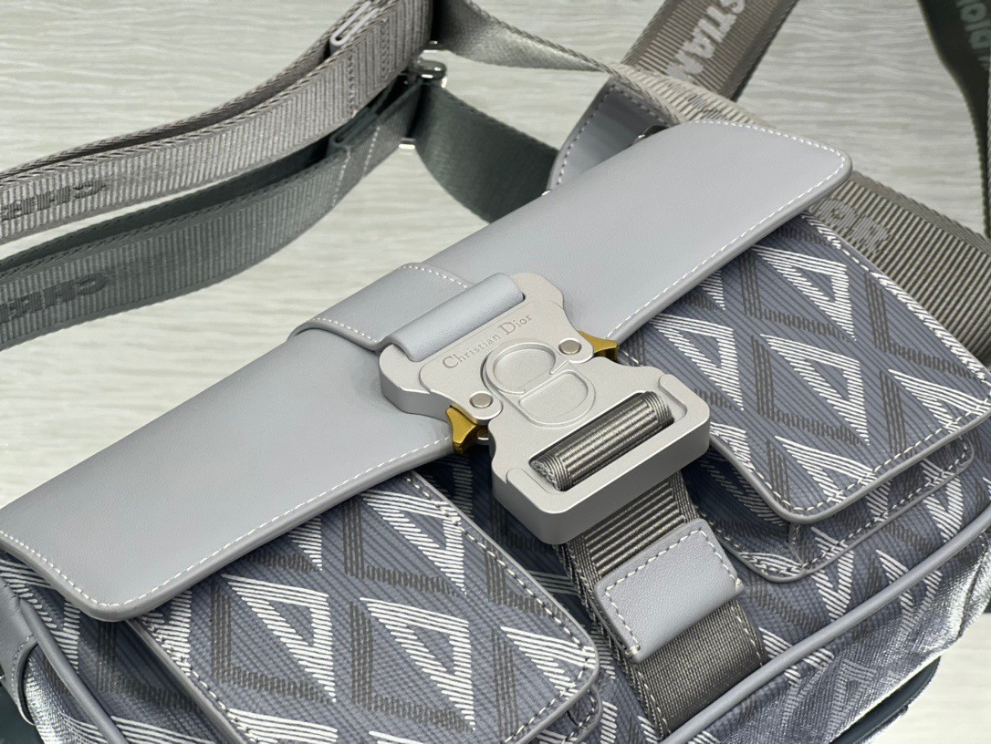 Dior Hit the Road Messenger Bag In Gray CD Diamond Canvas 813