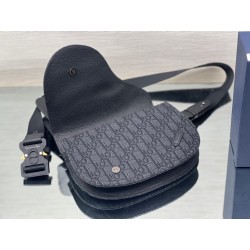 Dior Men's Saddle Pouch in Black Dior Oblique Jacquard 861