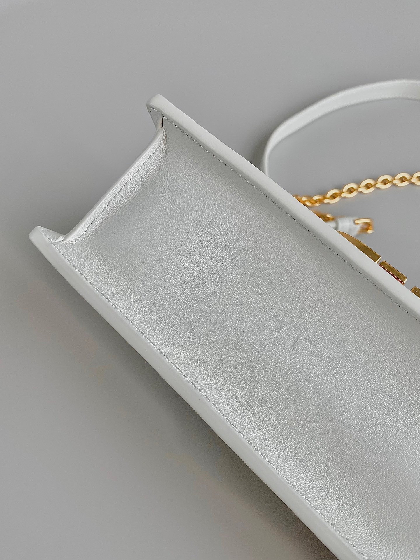 Dior 30 Montaigne East-West Bag with Chain in White Calfskin 548