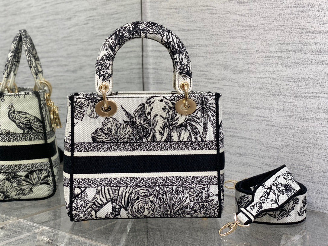 Dior Lady D-Lite Medium Bag In White Toile de Jouy Voyage Embroidery 259