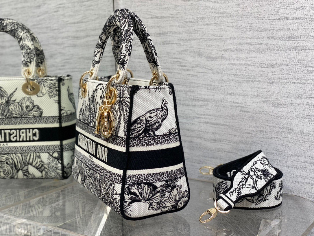 Dior Lady D-Lite Medium Bag In White Toile de Jouy Voyage Embroidery 259