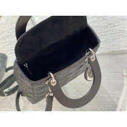 Dior Lady Dior Medium Bag in Black Grained Calfskin 552