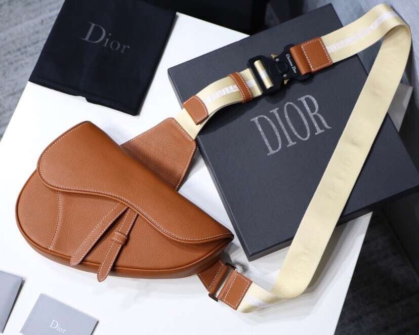 Dior Men's Saddle Belt Bag In Brown Grained Calfskin 546