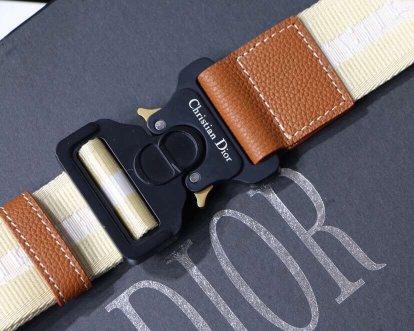 Dior Men's Saddle Belt Bag In Brown Grained Calfskin 546