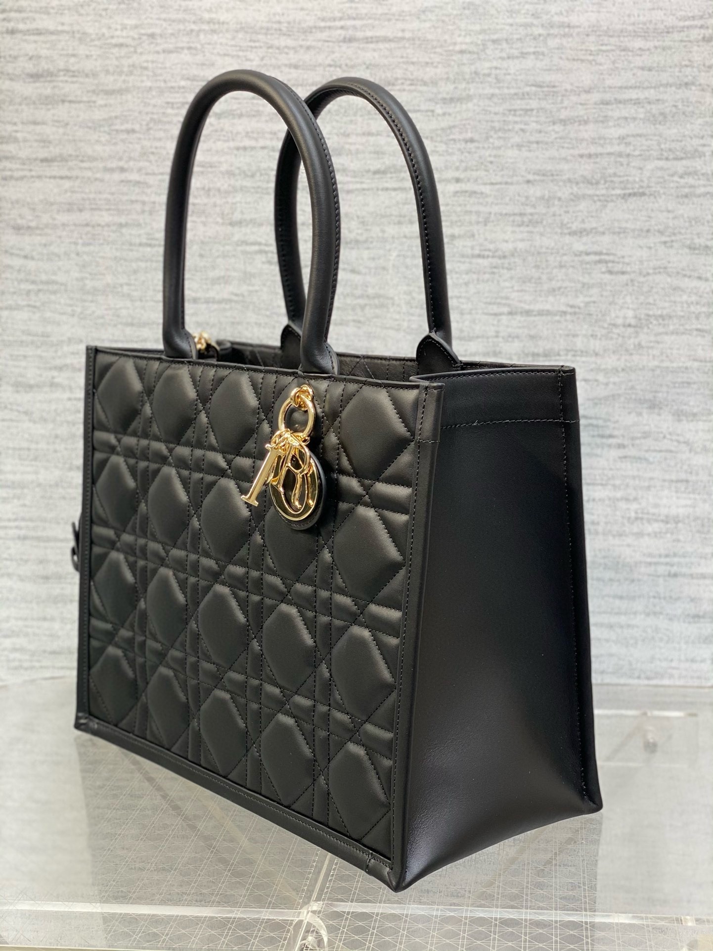 Dior Medium Book Tote Bag with Strap in Black Macrocannage Calfskin 135