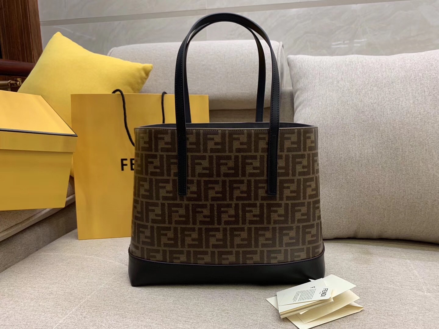 Fendi Logo Shopper Bag In Glazed Fabric With Black Leather 031