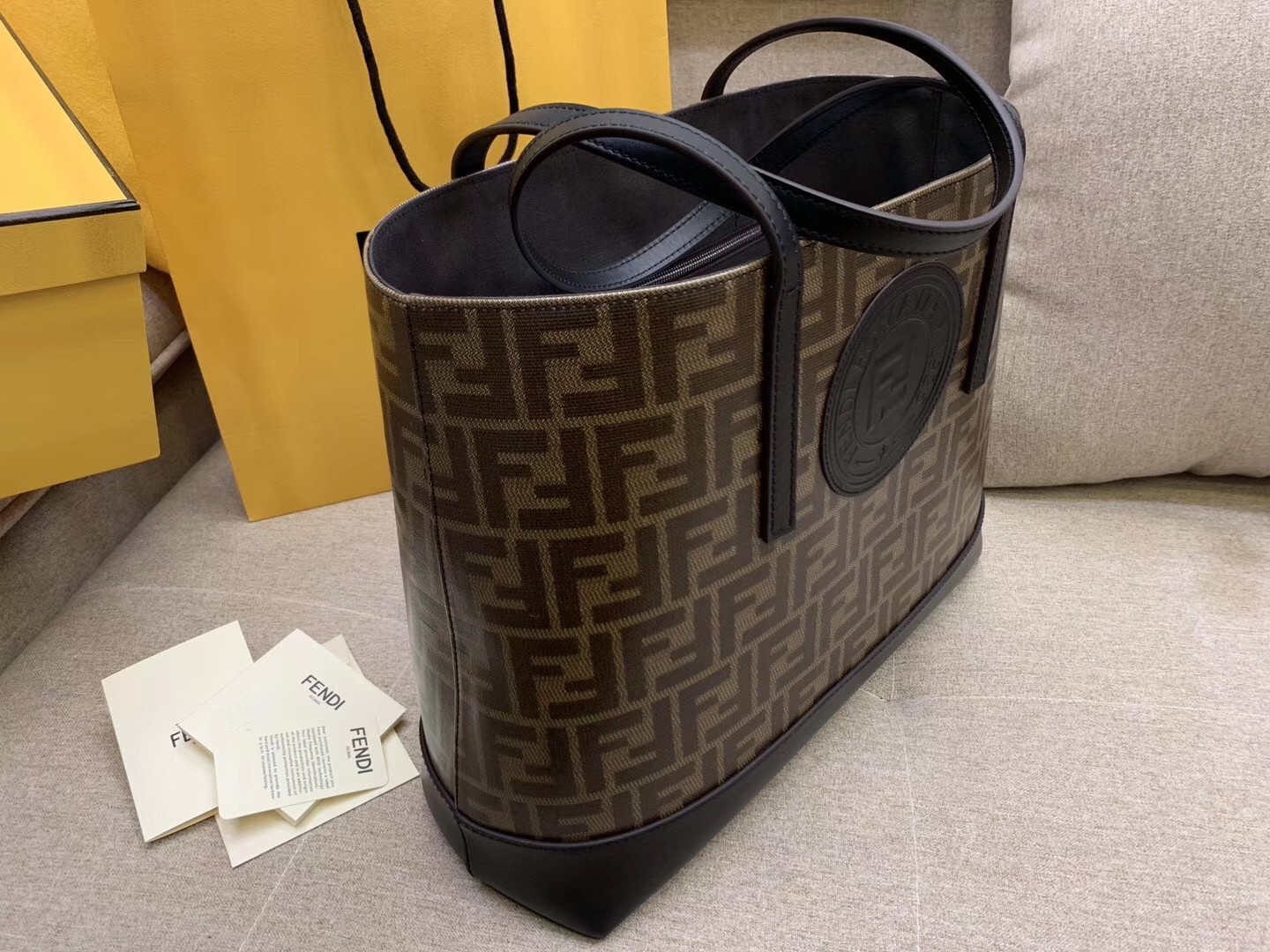 Fendi Logo Shopper Bag In Glazed Fabric With Black Leather 031