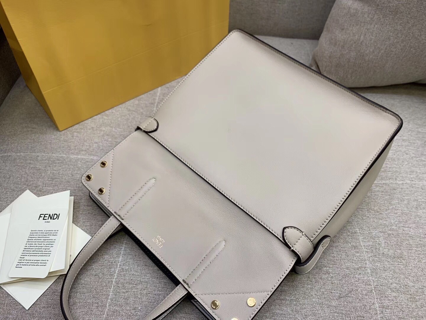 Fendi Regular Flip Tote Bag In Beige Calfskin 995