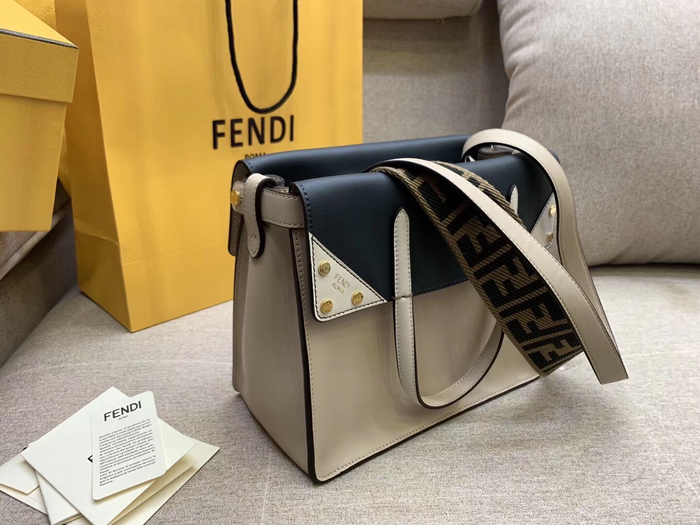 Fendi Regular Flip Tote Bag In Beige Calfskin 995