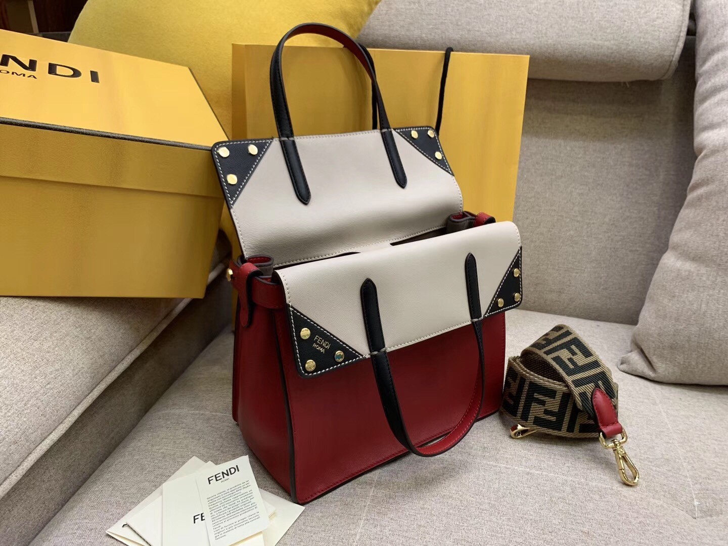 Fendi Regular Flip Tote Bag In Red Calfskin 066