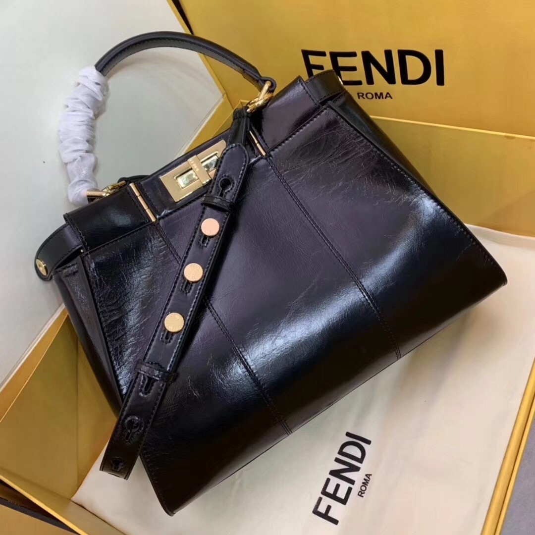 Fendi Peekaboo Medium Bag In Black Lambskin 246