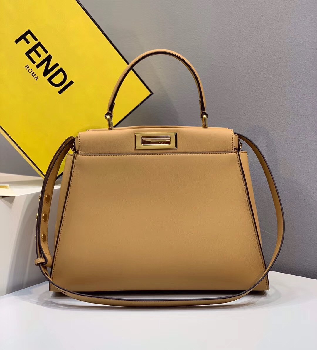 Fendi Peekaboo Pocket Medium Bag In Beige Calfskin 630