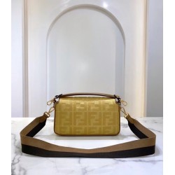 Fendi Baguette Medium Bag In Natural Straw 785