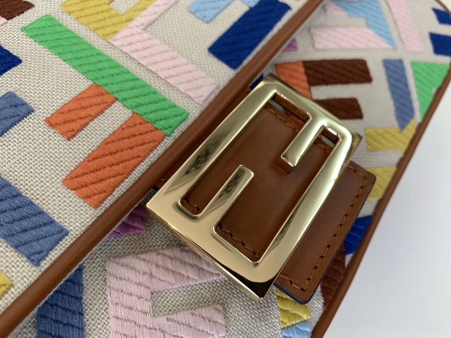 Fendi Baguette Medium Bag In Multicolour Canvas 294